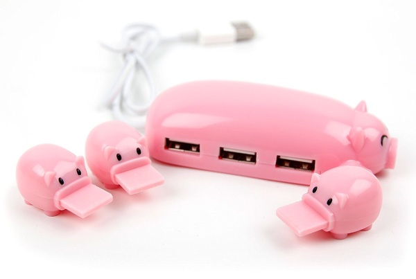 Cute Mom Pig USB Hub – add some softness to your work space with this hub