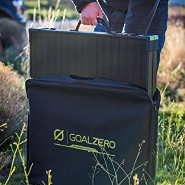 Boulder 100 Briefcase – this solar panel is all business