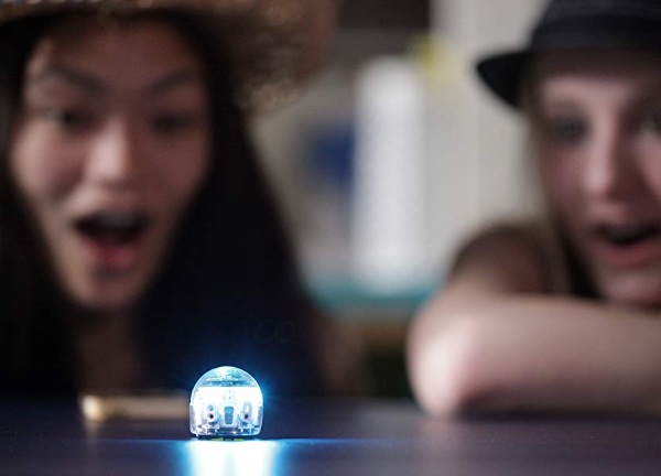 Ozobot Evo – this cute little bot will introduce you to programming