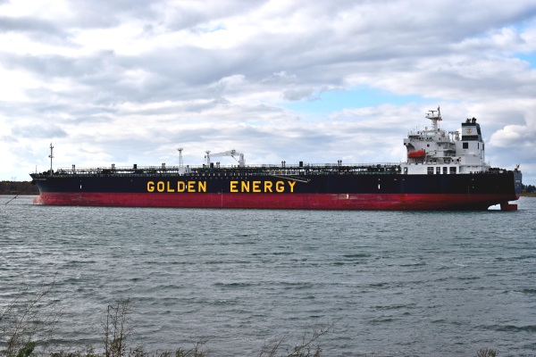 What To Do With Oil Tankers – new plans seek to turn them into power generators